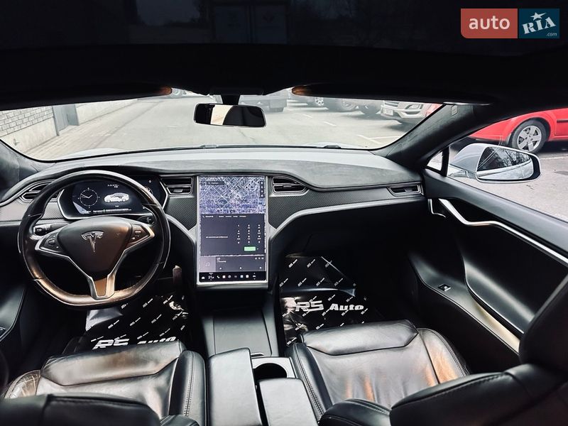 Лифтбек Tesla Model S 2017 в Буче