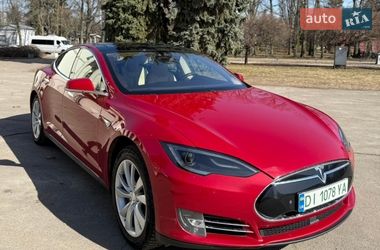 Лифтбек Tesla Model S 2015 в Киеве