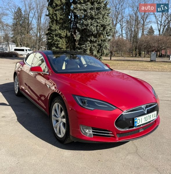 2015 Tesla Model S, VIN 5YJSA1H25FF083095:plate — фото 1 (autoria)