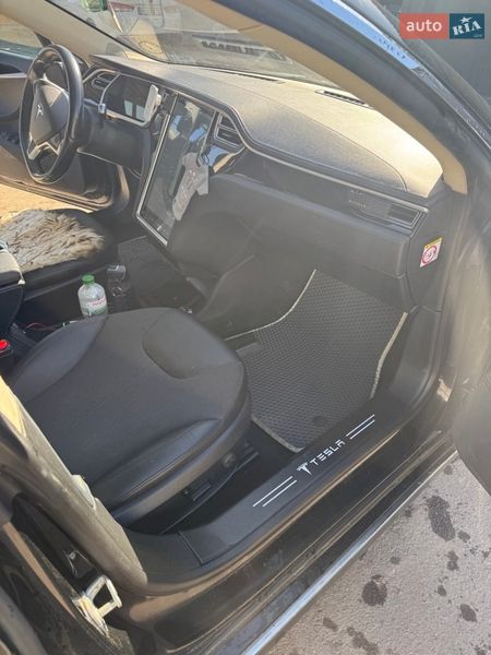 Лифтбек Tesla Model S 2014 в Киеве