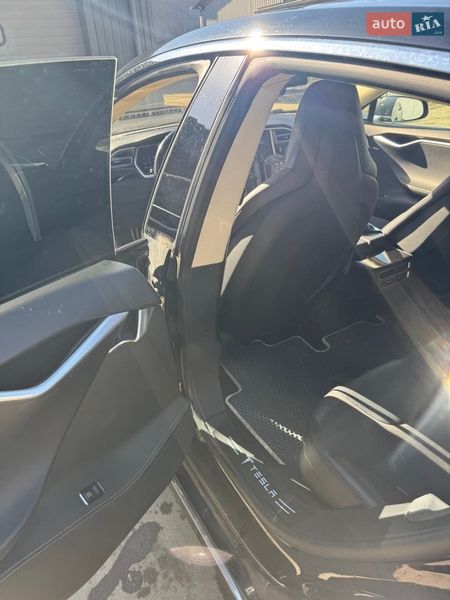 Лифтбек Tesla Model S 2014 в Киеве