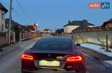 Лифтбек Tesla Model S 2022 в Тернополе