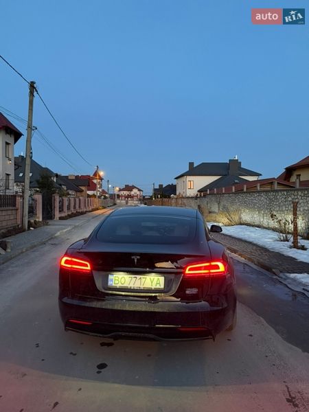 Лифтбек Tesla Model S 2022 в Тернополе