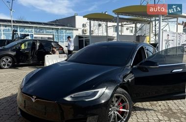 Лифтбек Tesla Model S 2016 в Черновцах