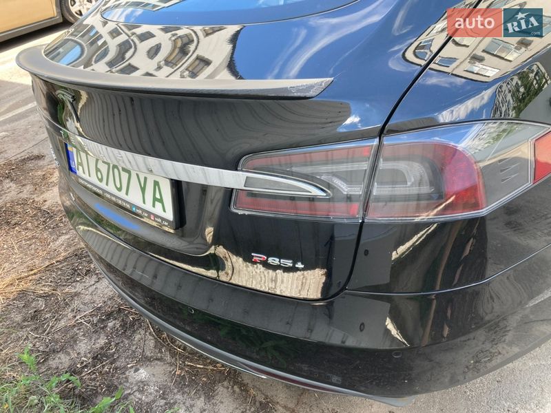 Лифтбек Tesla Model S 2014 в Киеве
