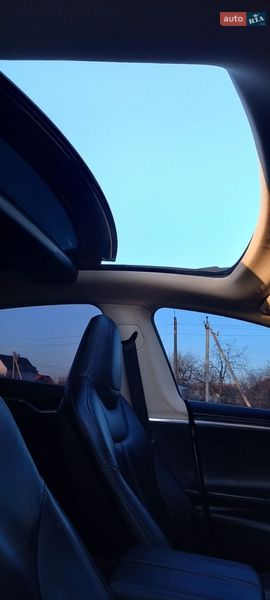 Лифтбек Tesla Model S 2014 в Умани
