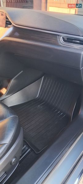 Лифтбек Tesla Model S 2014 в Умани