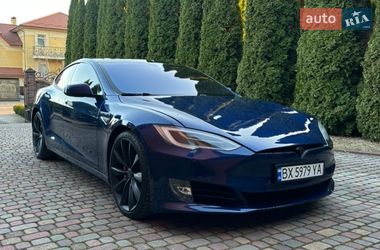 Ліфтбек Tesla Model S 2016 в Рівному
