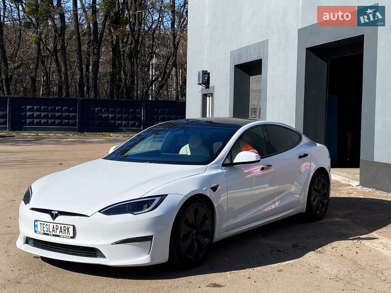 Лифтбек Tesla Model S 2022 в Киеве