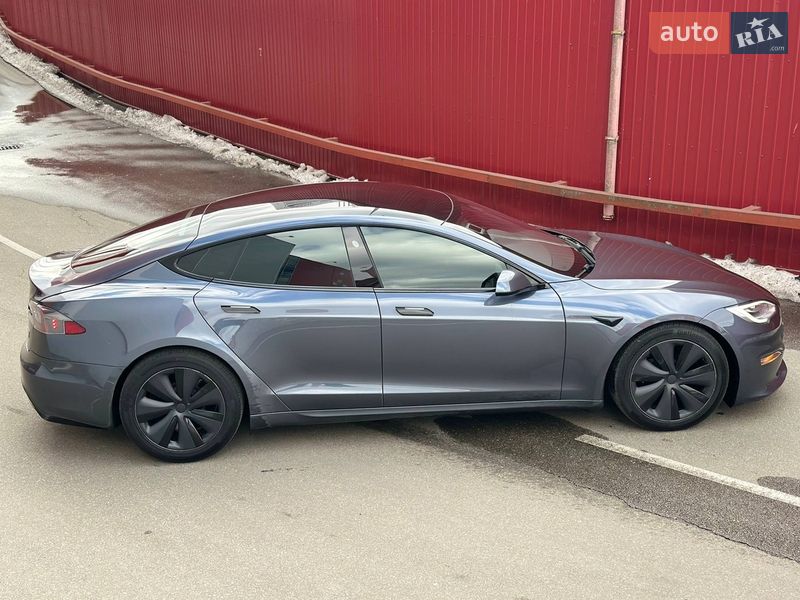 Лифтбек Tesla Model S 2022 в Киеве