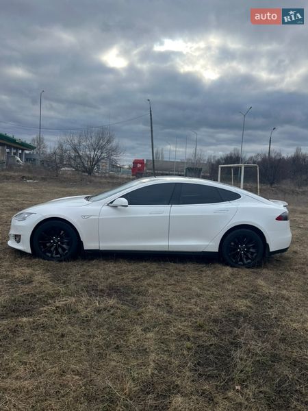 Лифтбек Tesla Model S 2015 в Черкассах