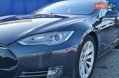 Ліфтбек Tesla Model S 2015 в Нововолинську