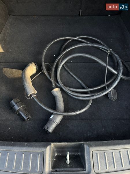 Ліфтбек Tesla Model S 2016 в Одесі фото 13 Ліфтбек Tesla Model S 2016 в Одесі