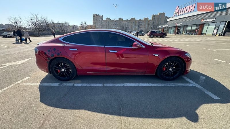 Ліфтбек Tesla Model S 2015 в Києві