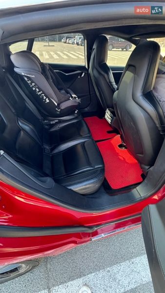 Ліфтбек Tesla Model S 2015 в Києві