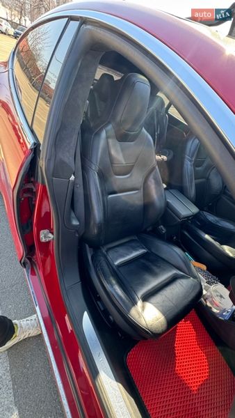 Ліфтбек Tesla Model S 2015 в Києві