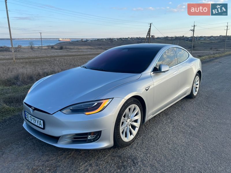 Tesla Model S 2017