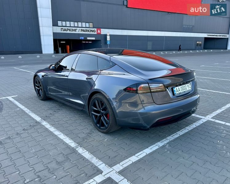 Лифтбек Tesla Model S 2023 в Киеве