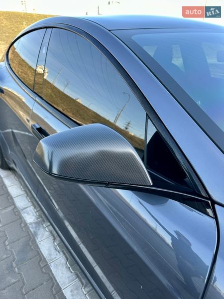 Лифтбек Tesla Model S 2023 в Киеве