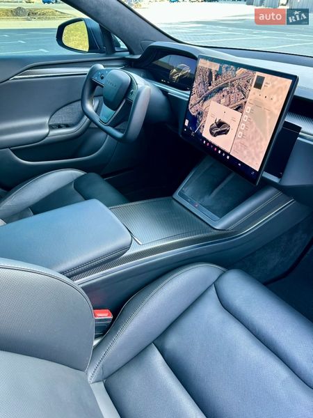 Лифтбек Tesla Model S 2023 в Киеве