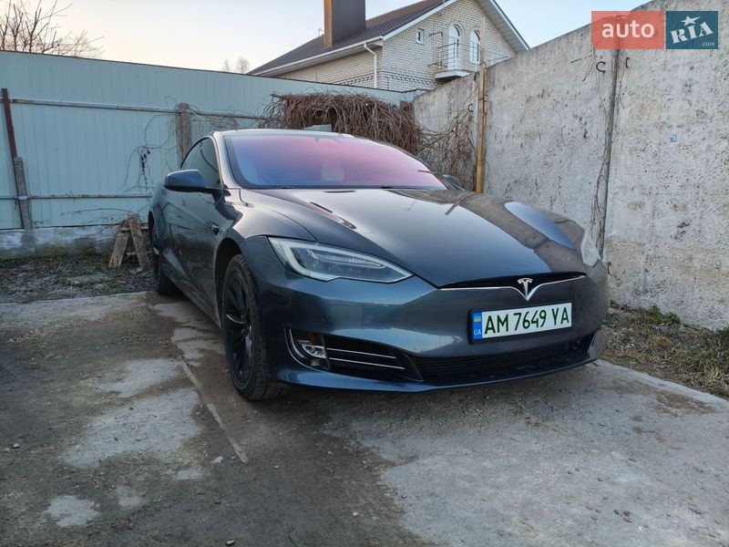 Лифтбек Tesla Model S 2017 в Житомире фото 14 Лифтбек Tesla Model S 2017 в Житомире