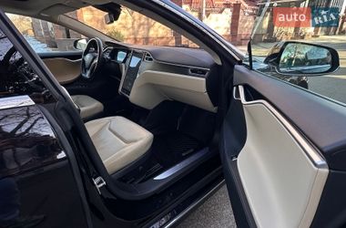 Лифтбек Tesla Model S 2015 в Киеве