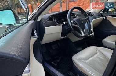 Лифтбек Tesla Model S 2015 в Киеве