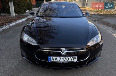 Лифтбек Tesla Model S 2015 в Киеве