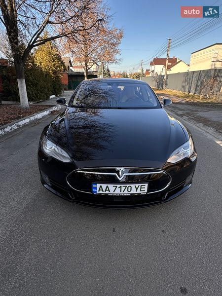 Лифтбек Tesla Model S 2015 в Киеве фото 8 Лифтбек Tesla Model S 2015 в Киеве