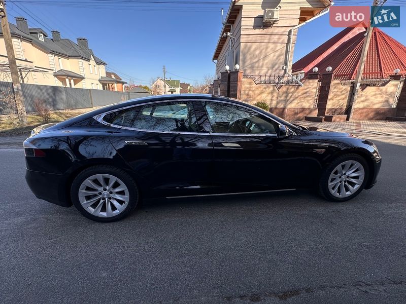Лифтбек Tesla Model S 2015 в Киеве фото 14 Лифтбек Tesla Model S 2015 в Киеве