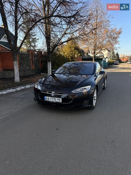 Лифтбек Tesla Model S 2015 в Киеве фото 20 Лифтбек Tesla Model S 2015 в Киеве
