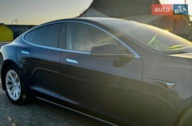 Лифтбек Tesla Model S 2016 в Виннице