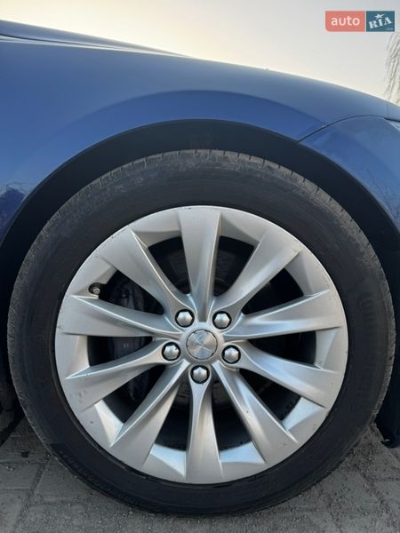 Ліфтбек Tesla Model S 2016 в Вінниці