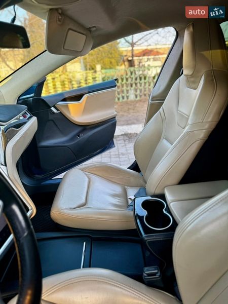 Ліфтбек Tesla Model S 2016 в Вінниці