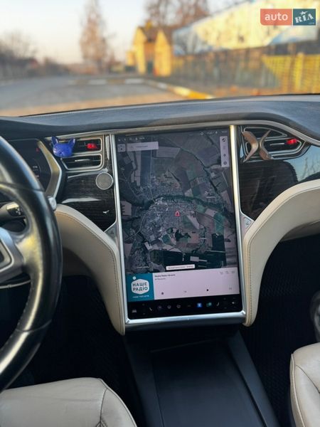 Ліфтбек Tesla Model S 2016 в Вінниці