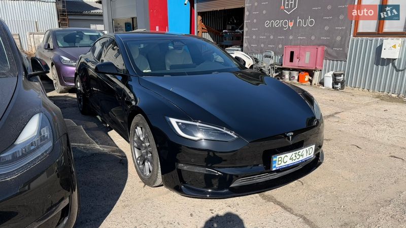 Лифтбек Tesla Model S 2021 в Львове