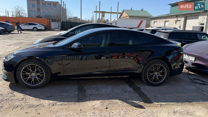 Лифтбек Tesla Model S 2021 в Львове