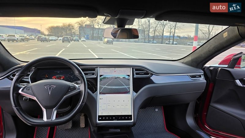 Ліфтбек Tesla Model S 2017 в Одесі