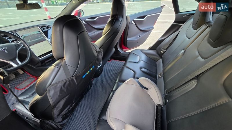 Ліфтбек Tesla Model S 2017 в Одесі