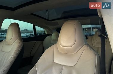 Лифтбек Tesla Model S 2014 в Львове