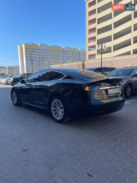 Лифтбек Tesla Model S 2016 в Киеве