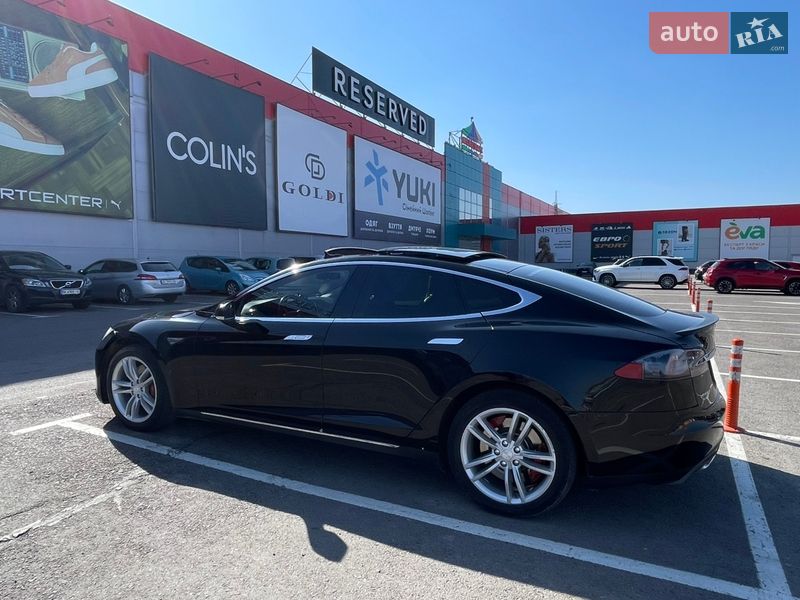 Ліфтбек Tesla Model S 2013 в Рівному