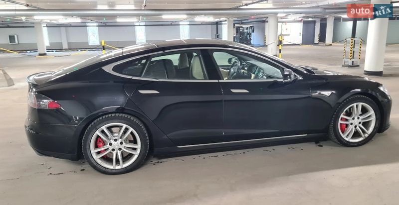 Лифтбек Tesla Model S 2015 в Ровно фото 4 Лифтбек Tesla Model S 2015 в Ровно