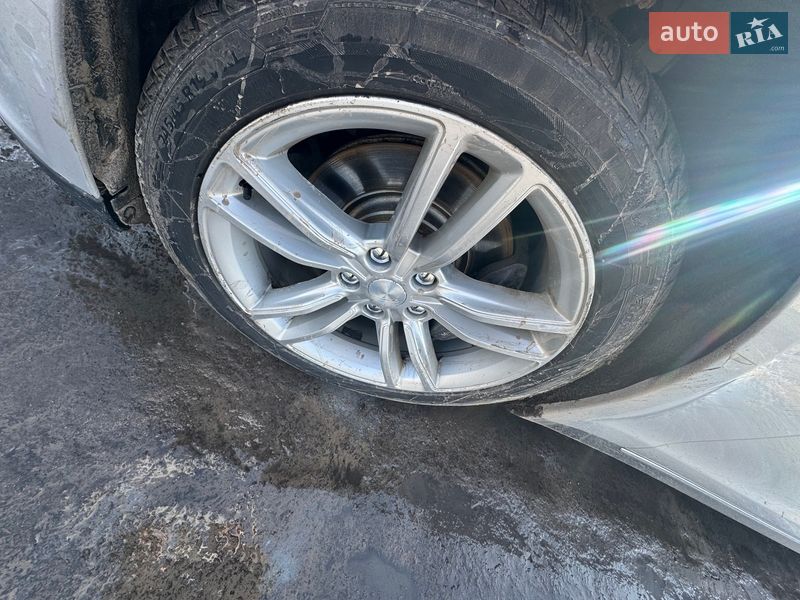 Ліфтбек Tesla Model S 2014 в Прилуках