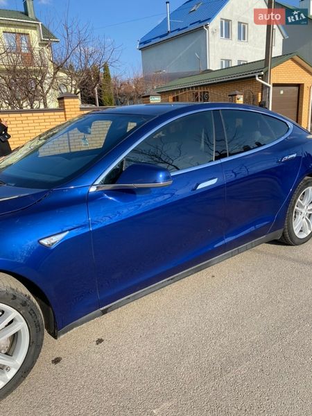 Ліфтбек Tesla Model S 2015 в Хмельницькому