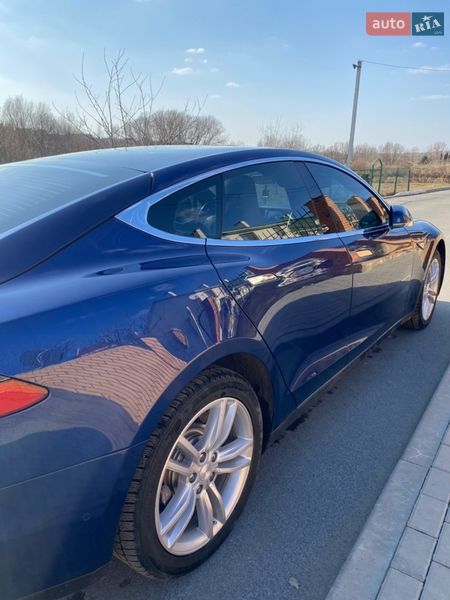 Ліфтбек Tesla Model S 2015 в Хмельницькому