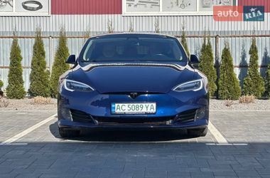 Ліфтбек Tesla Model S 2017 в Луцьку
