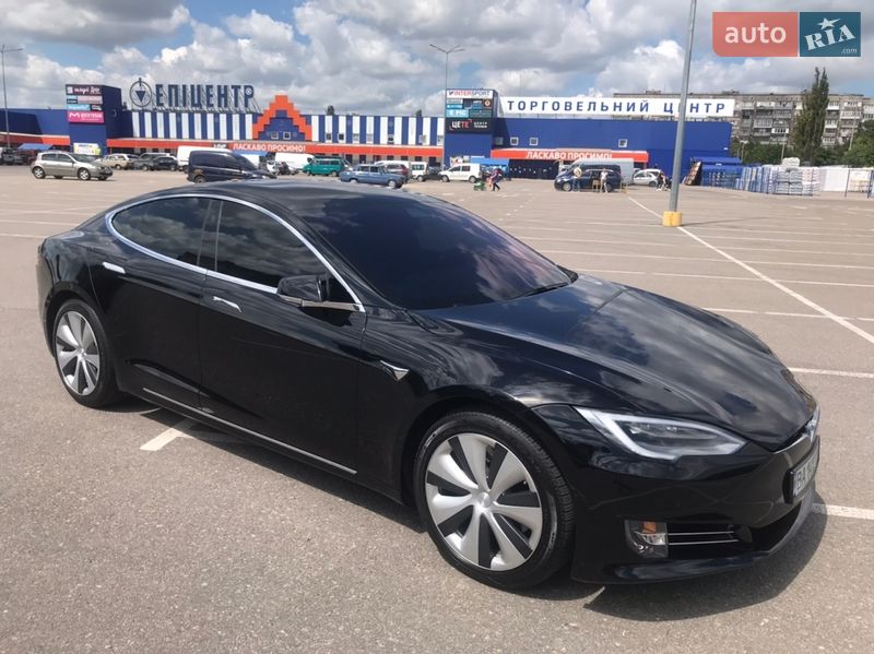 Ліфтбек Tesla Model S 2020 в Кропивницькому