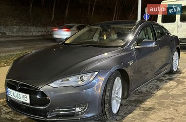 Ліфтбек Tesla Model S 2015 в Львові