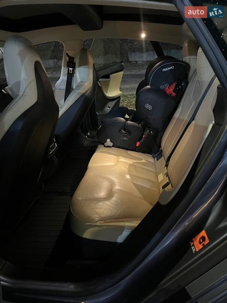 Лифтбек Tesla Model S 2015 в Львове фото 15 Лифтбек Tesla Model S 2015 в Львове